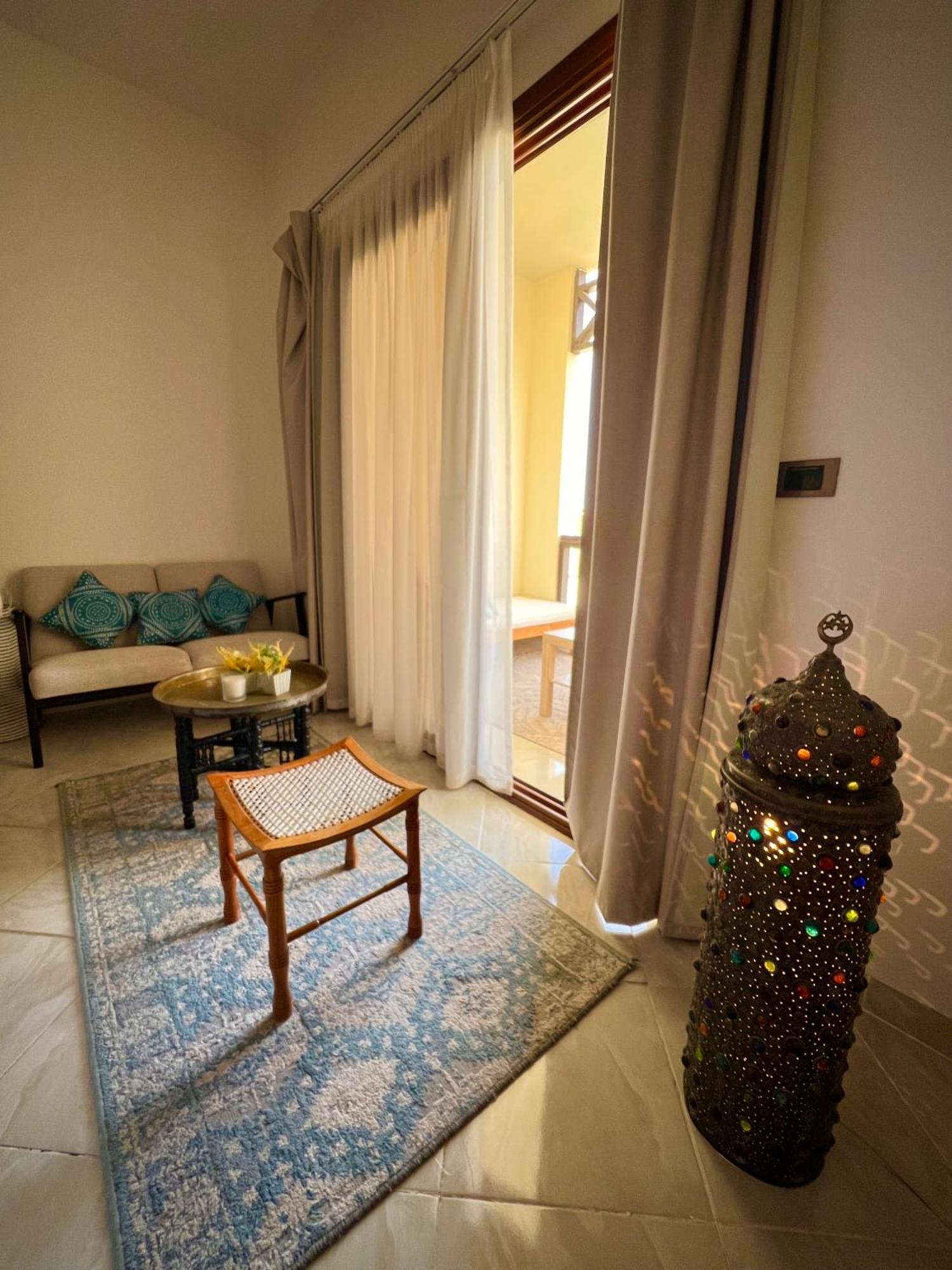 Luxury Beachfront Studio- Foreign Nationals Only Хургада Экстерьер фото