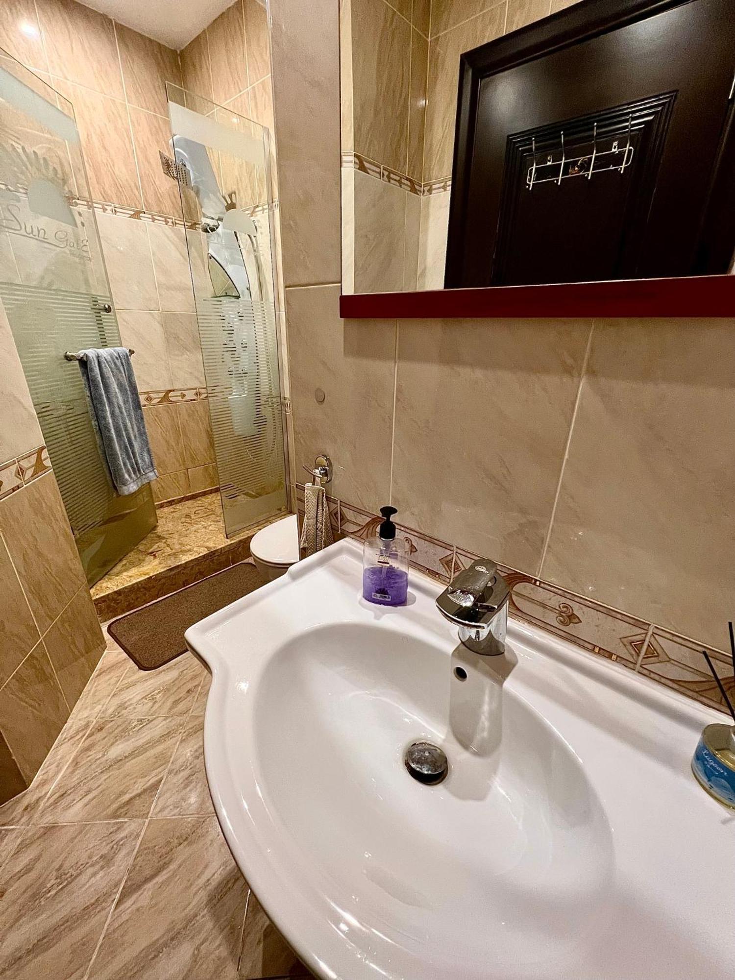 Luxury Beachfront Studio- Foreign Nationals Only Хургада Экстерьер фото